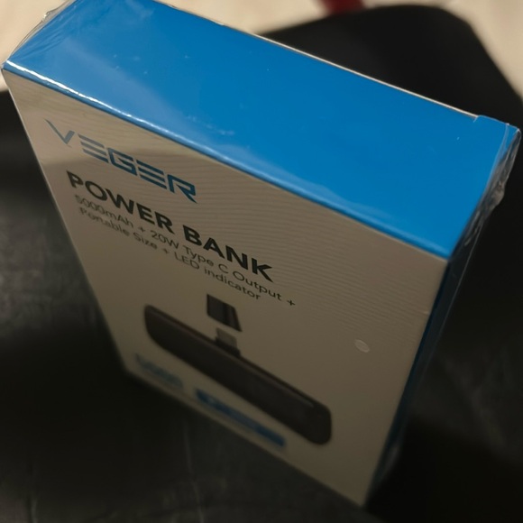 Veger 5000mAh Powerbank - Picture 3 of 3